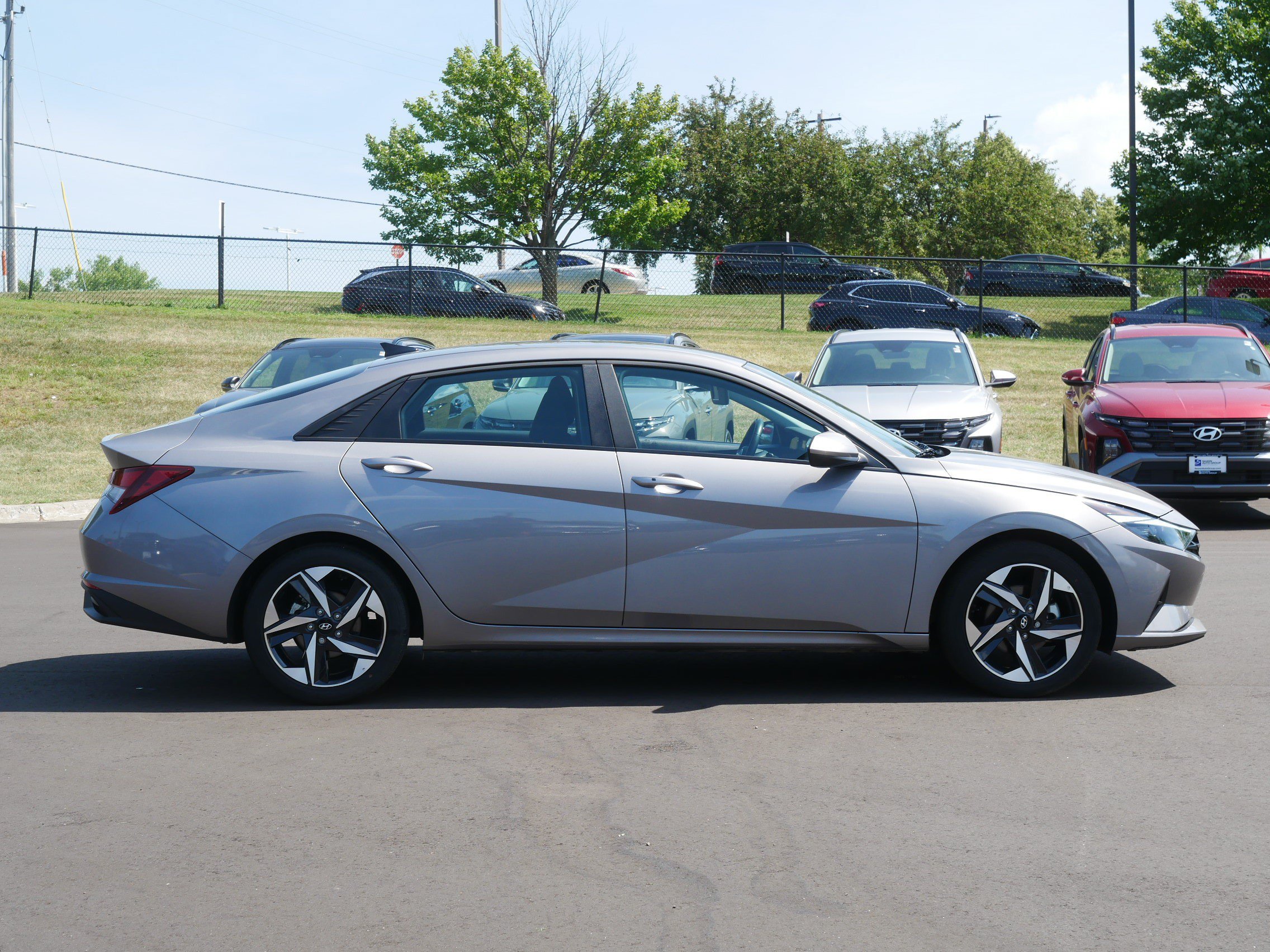 Used 2023 Hyundai Elantra SEL w/ Convenience Package FWD image 5