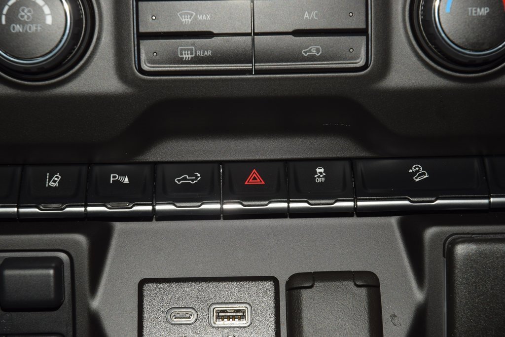 Used 2024 Chevrolet Silverado 2500 Custom w/ Custom Value Package image 36