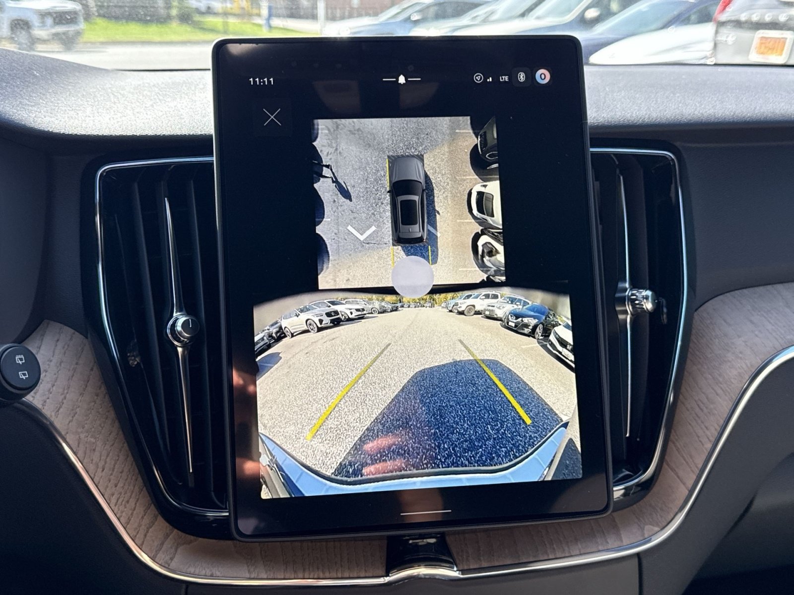 New 2027 Volvo XC60 B5 Plus AWD/4WD image 19