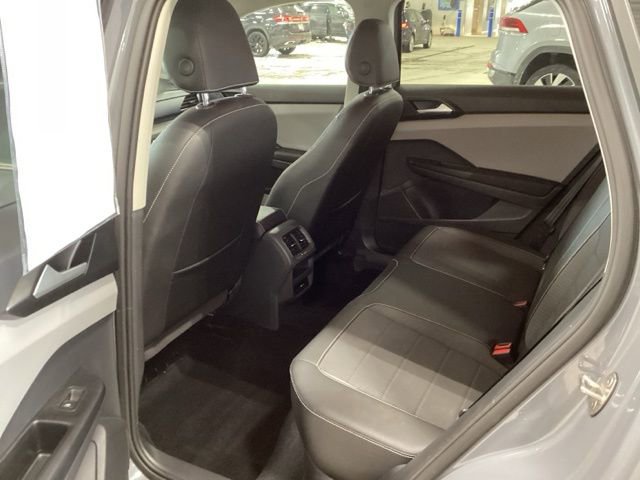 Certified 2023 Volkswagen Taos SE image 16