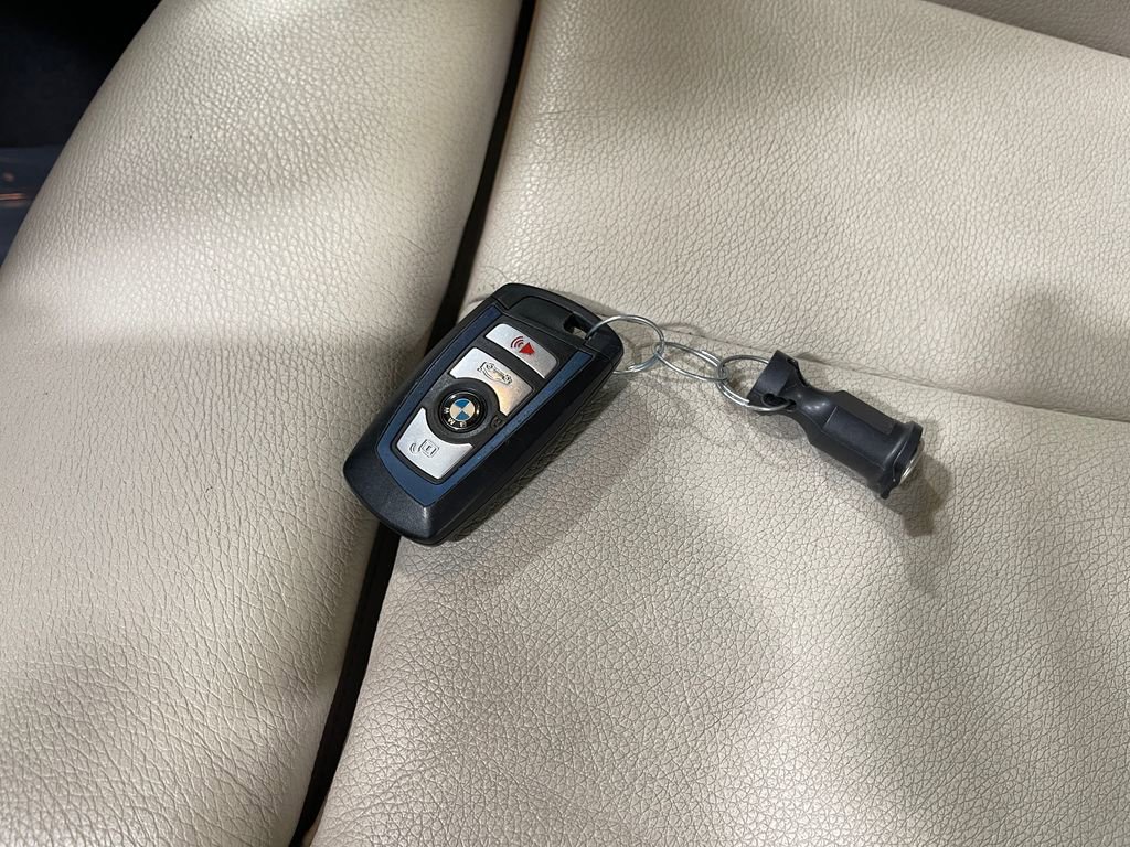 Used 2016 BMW M235i Convertible image 35