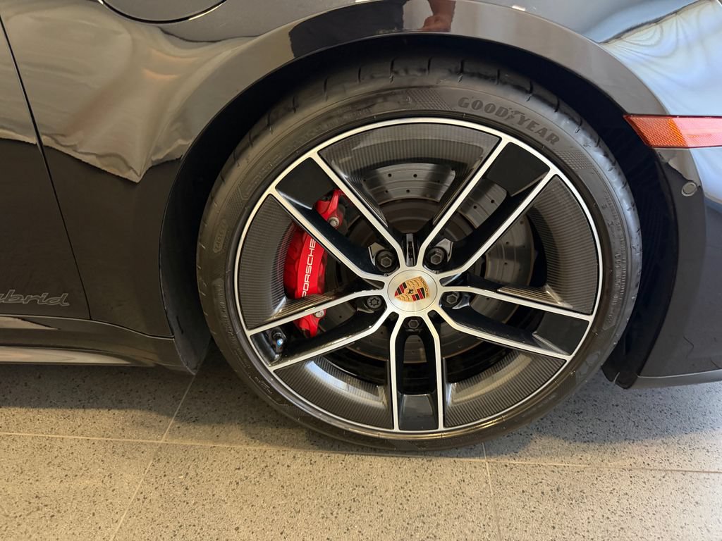 Certified 2025 Porsche 911 Carrera 4 GTS AWD/4WD image 13