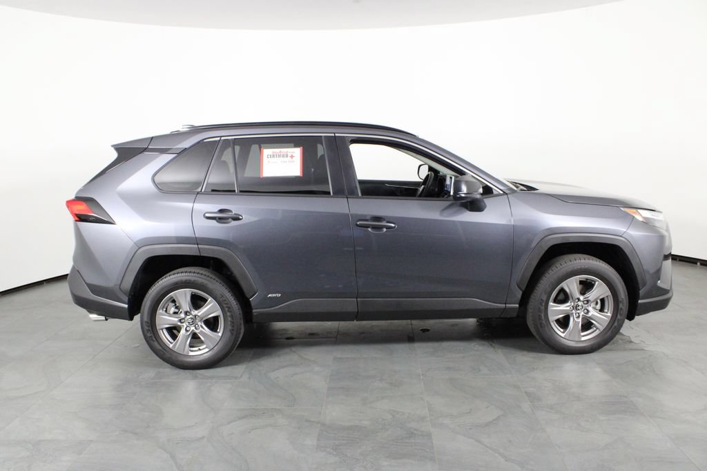 Used 2025 Toyota RAV4 LE AWD/4WD image 11