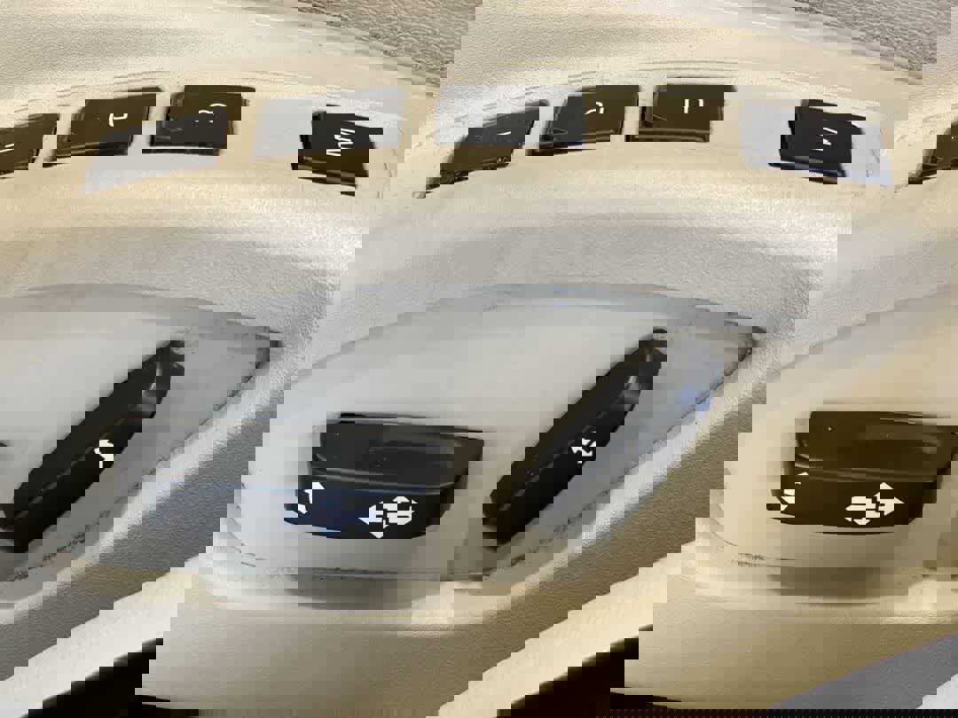 Used 2016 Volvo XC70 T5 Premier w/ Proximity Package image 15