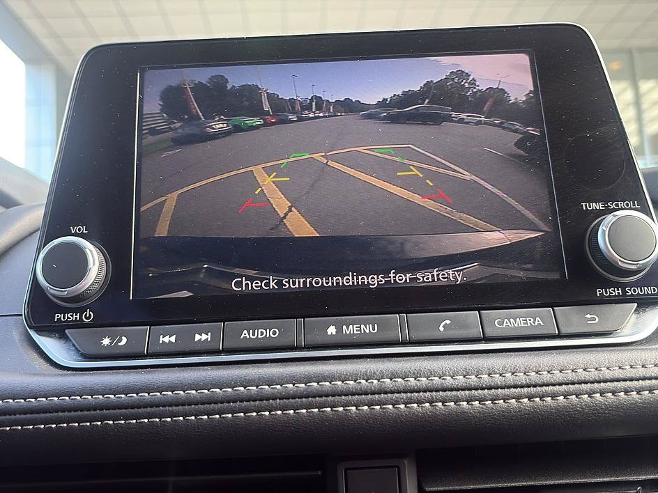 Certified 2025 Nissan Rogue SV AWD/4WD image 16