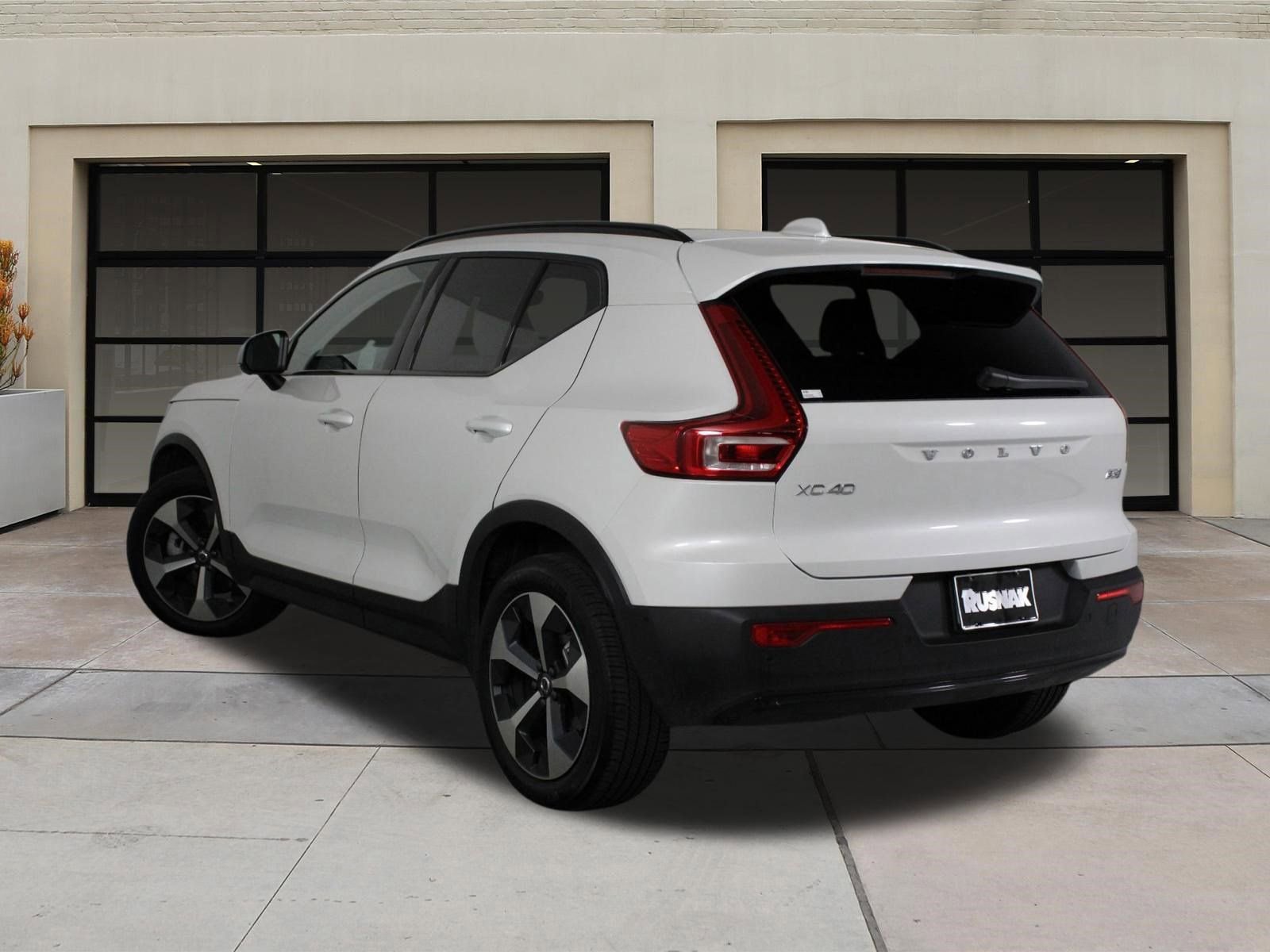 Used 2026 Volvo XC40 B5 Plus w/ Protection Package Premier AWD/4WD image 2