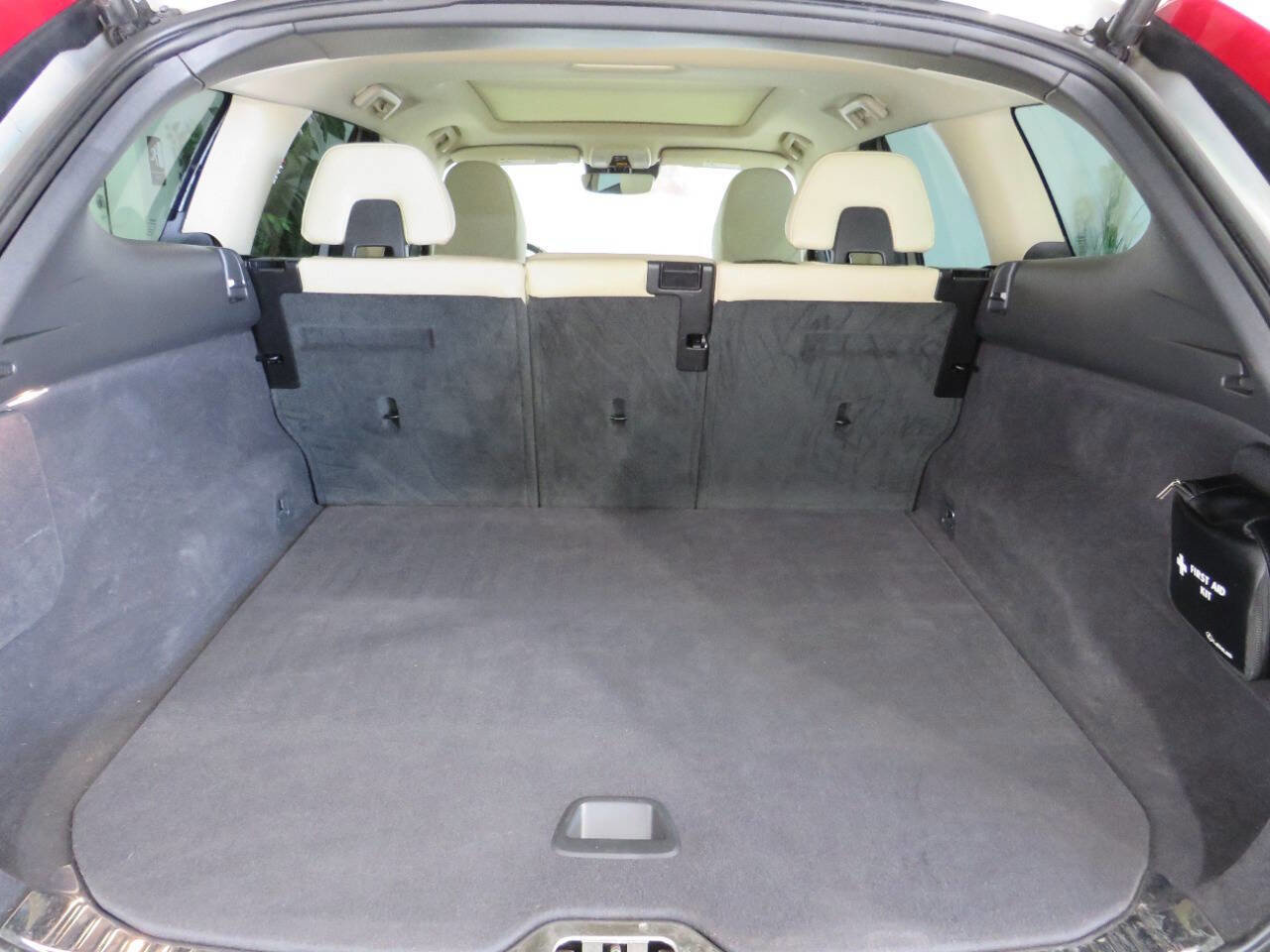Used 2017 Volvo XC60 T5 Inscription w/ Advanced Package FWD image 11