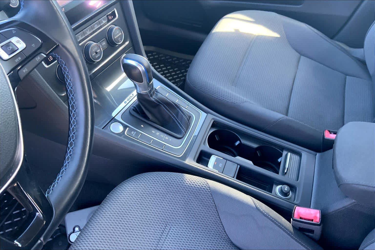 Used 2019 Volkswagen e-Golf SE w/ Driver Assistance Package FWD image 16