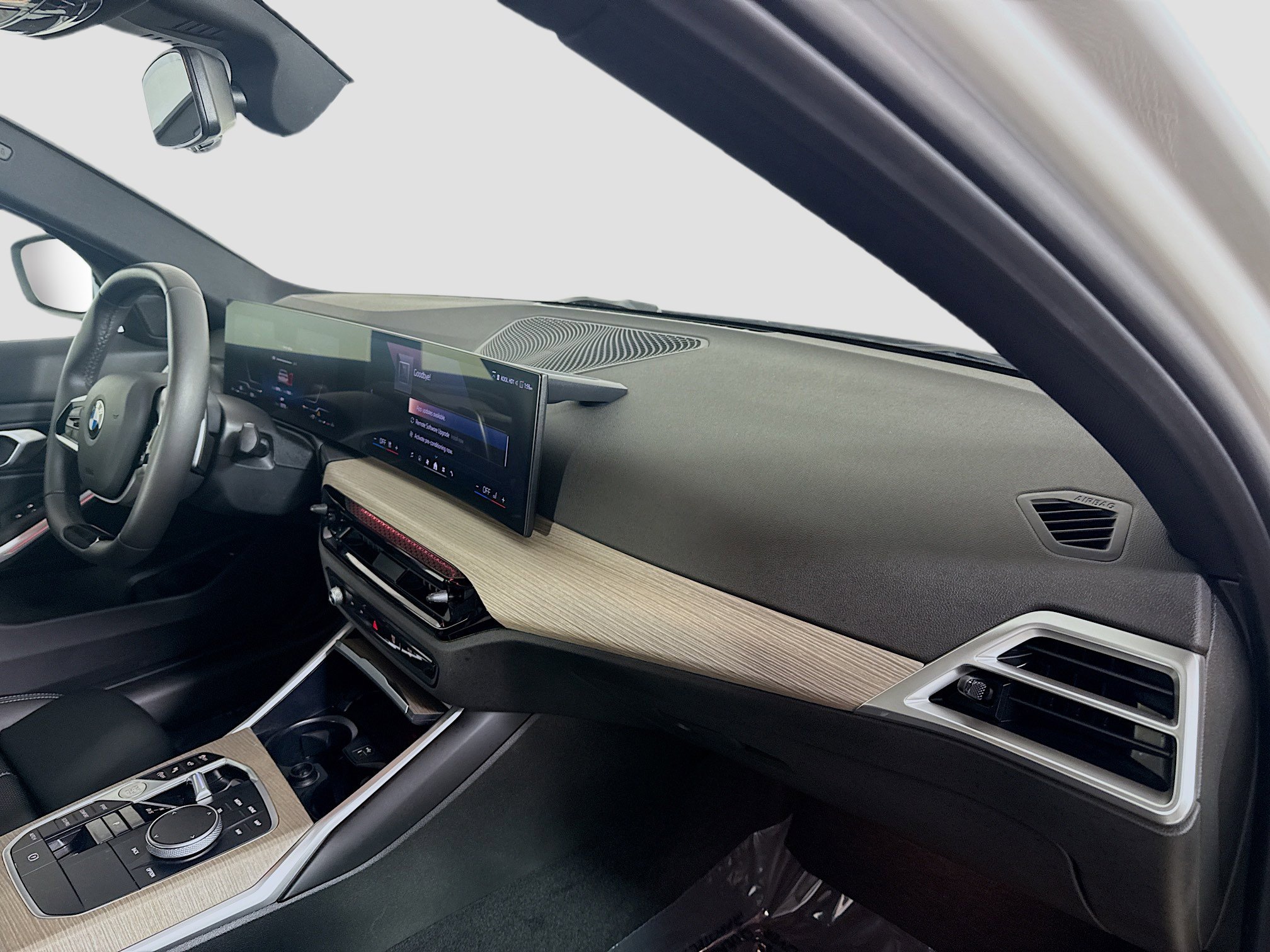 Used 2025 BMW 330i Sedan w/ Convenience Package image 30