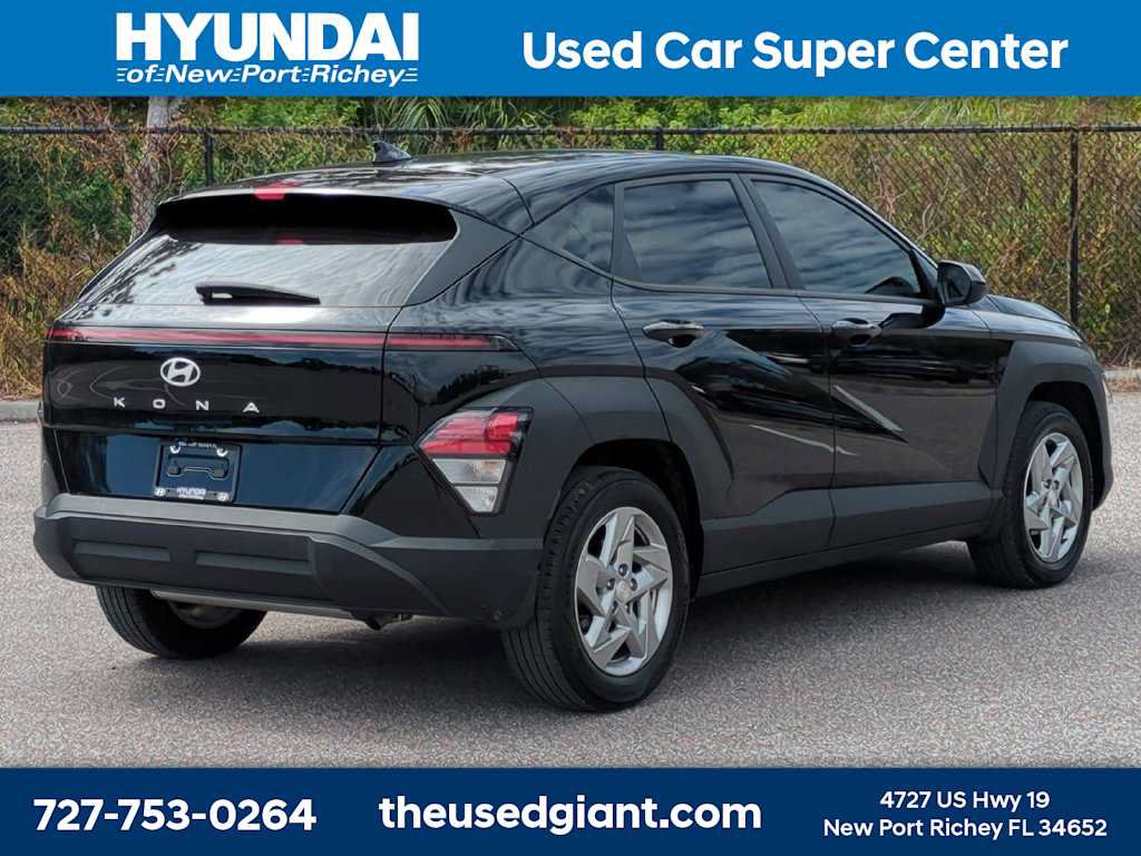 Certified 2025 Hyundai Kona SE FWD image 5