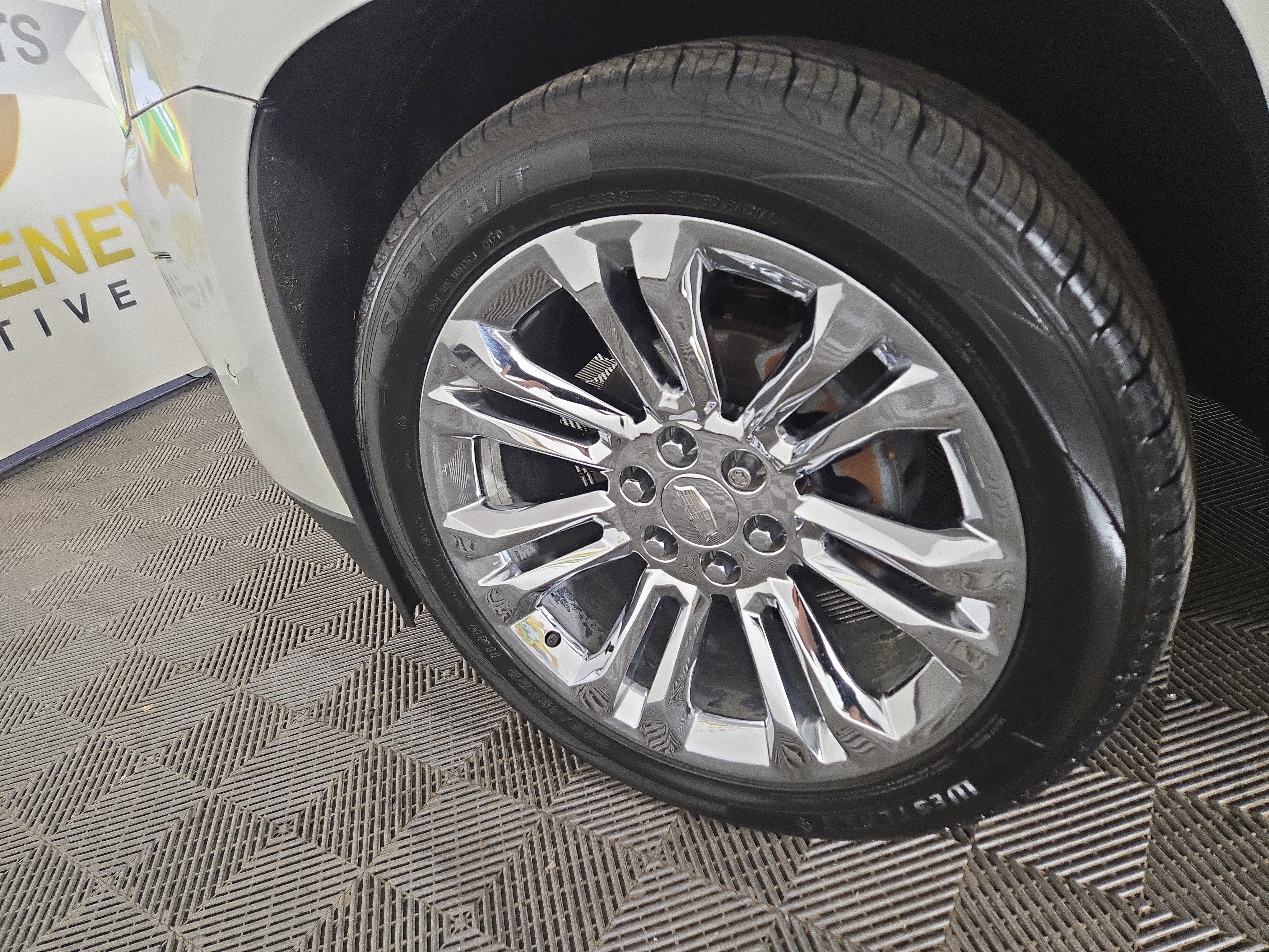 Used 2018 Cadillac Escalade Premium Luxury w/ LPO, Radiant Package image 34