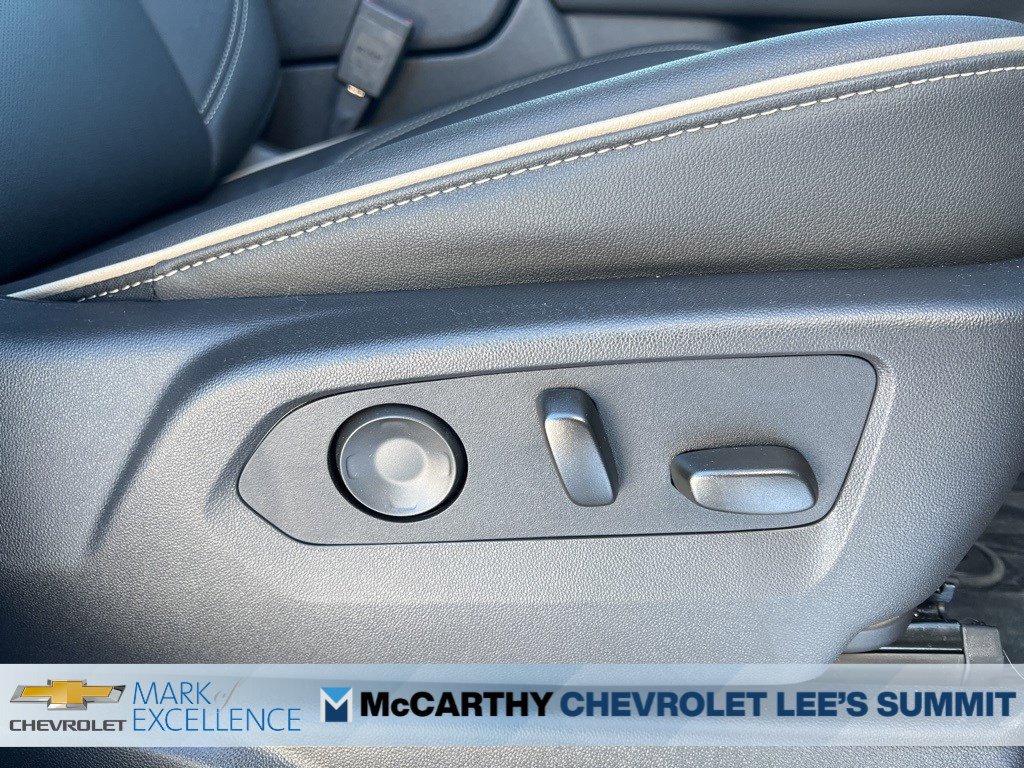 New 2026 Chevrolet Suburban Premier image 15