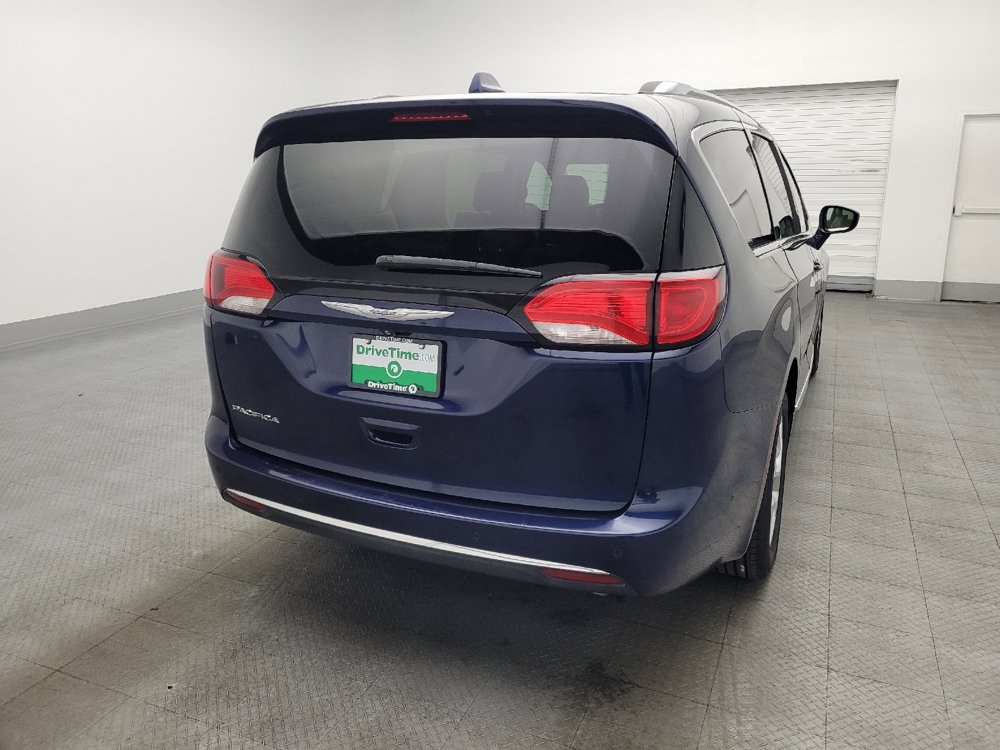 Used 2017 Chrysler Pacifica Touring-L Plus w/ Advanced Safetytec Group FWD image 7