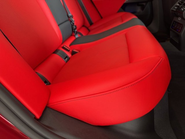 Used 2025 BMW M5 w/ Carbon Package image 54