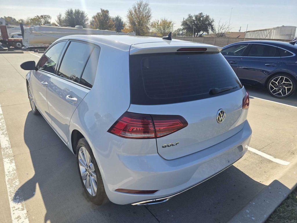 Used 2021 Volkswagen Golf 4-Door image 2