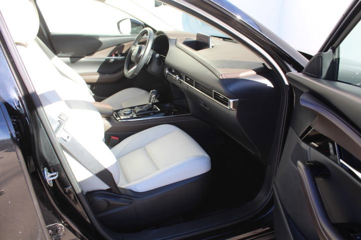 Certified 2025 MAZDA CX-30 AWD 2.5 S w/ Premium Package image 41