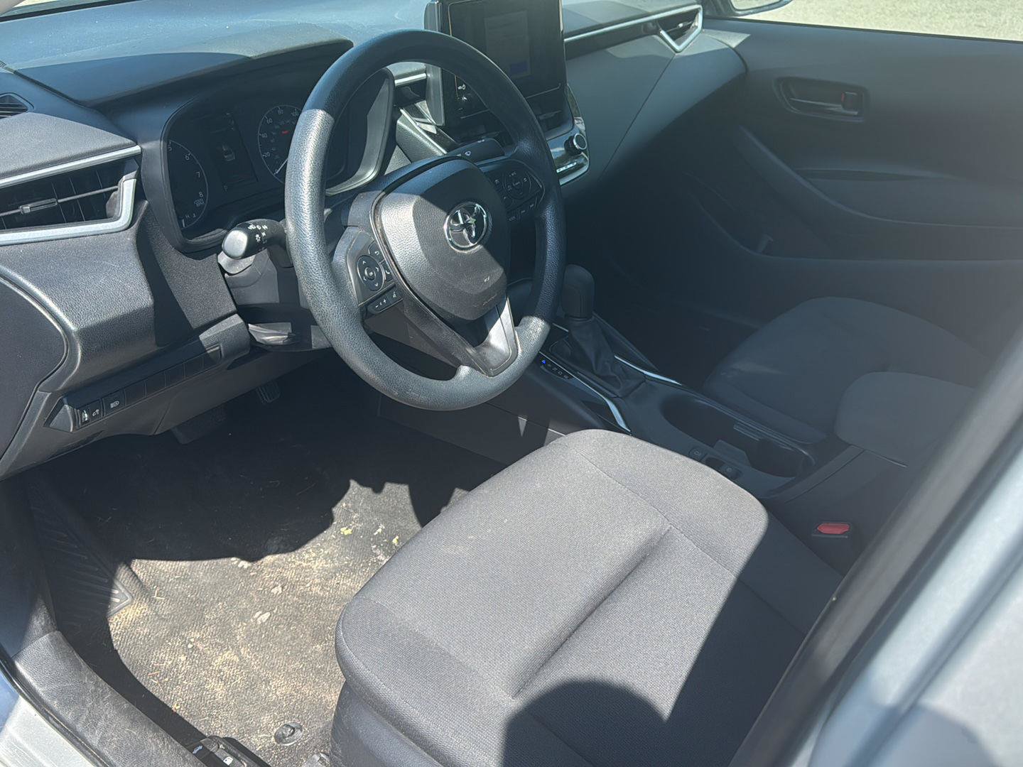 Used 2024 Toyota Corolla LE FWD image 11