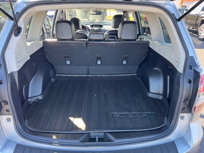 Used 2016 Subaru Forester 2.5i Limited AWD/4WD image 9