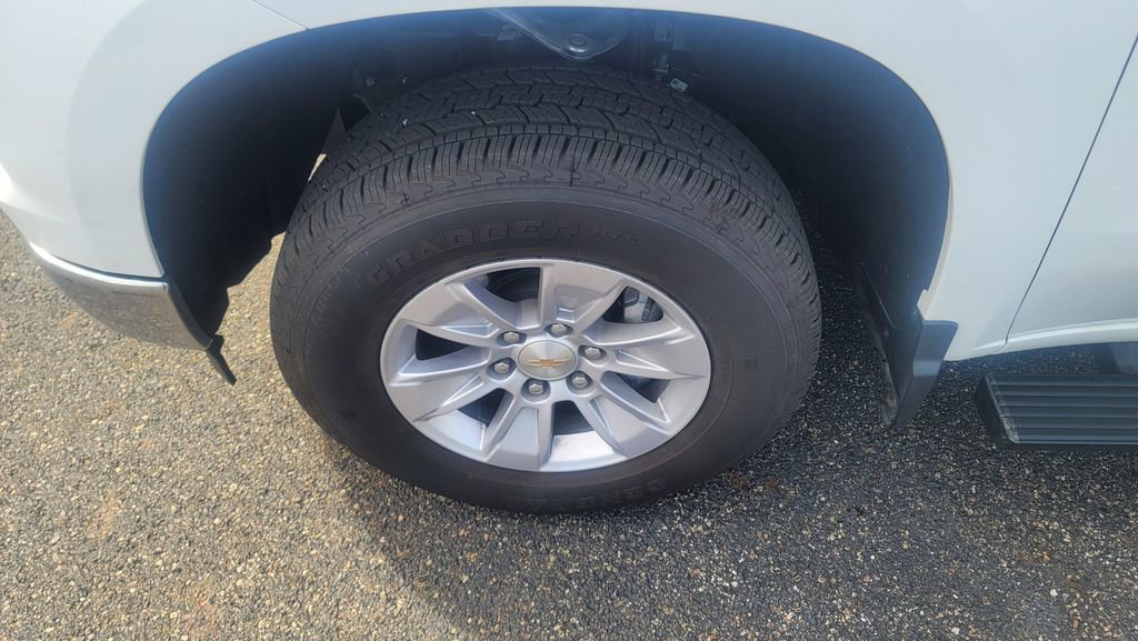 Used 2025 Chevrolet Silverado 1500 W/T w/ WT Value Package image 6