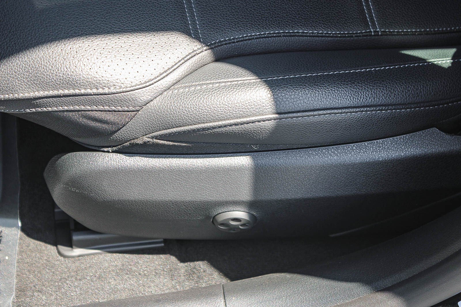 Used 2025 Mercedes-Benz C 300 Sedan image 22