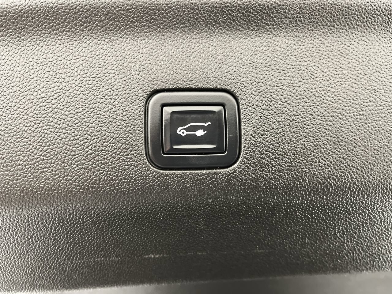 Certified 2021 Chevrolet Tahoe RST AWD/4WD image 35