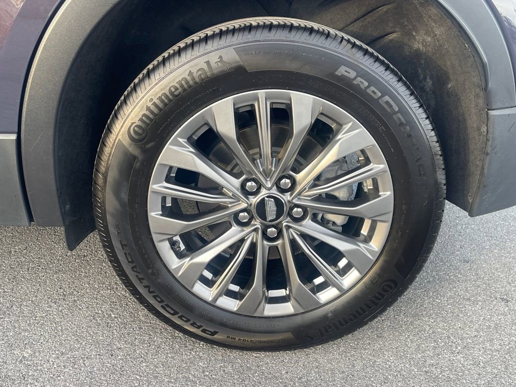 Used 2025 Cadillac XT4 Premium Luxury image 11