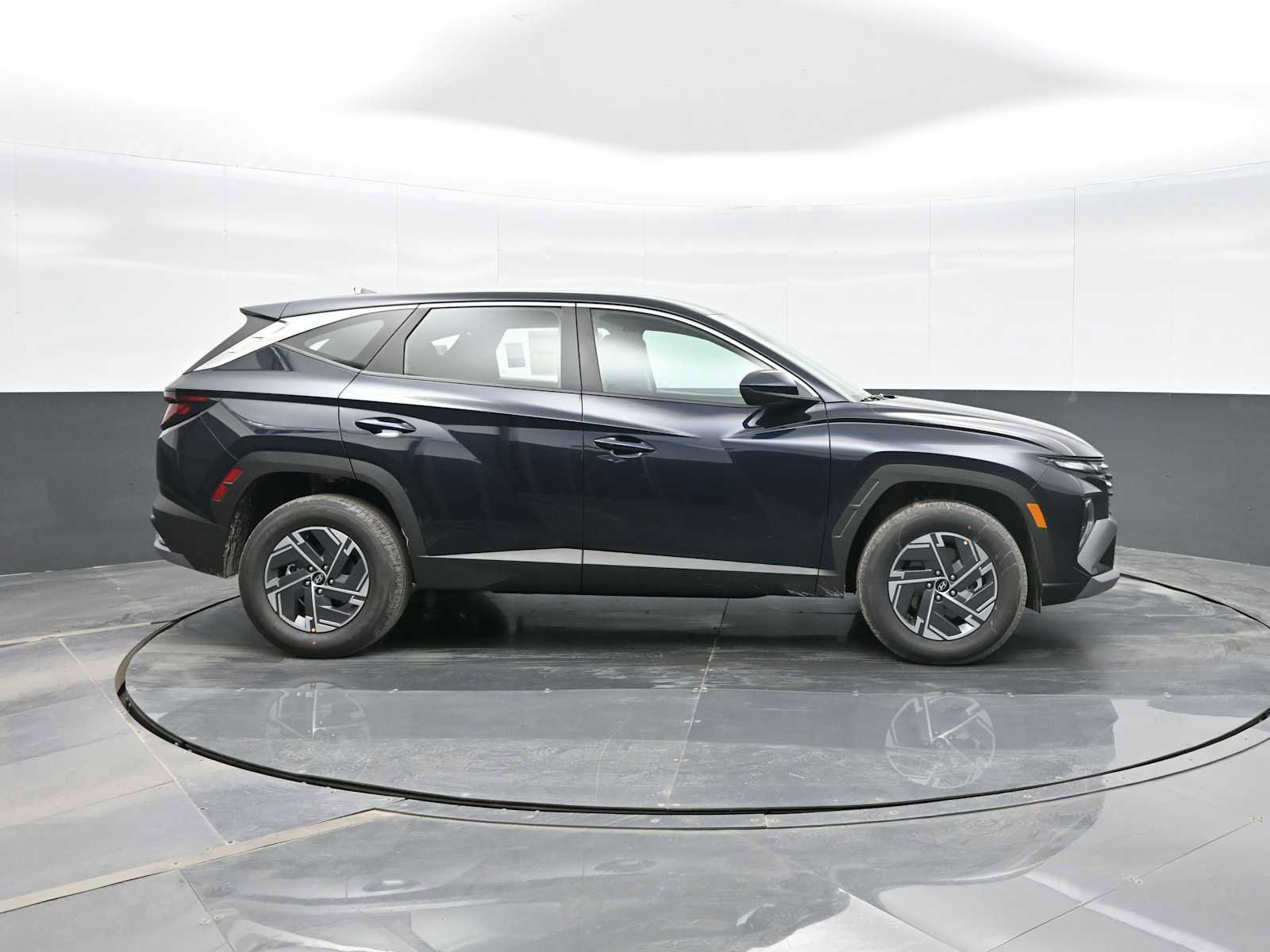 New 2026 Hyundai Tucson Blue SE image 9