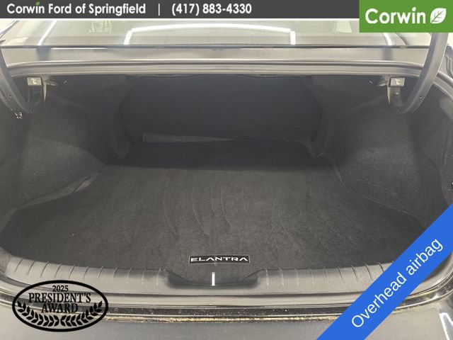 Used 2021 Hyundai Elantra Blue image 15