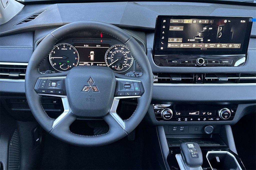 New 2025 Mitsubishi Outlander AWD image 15