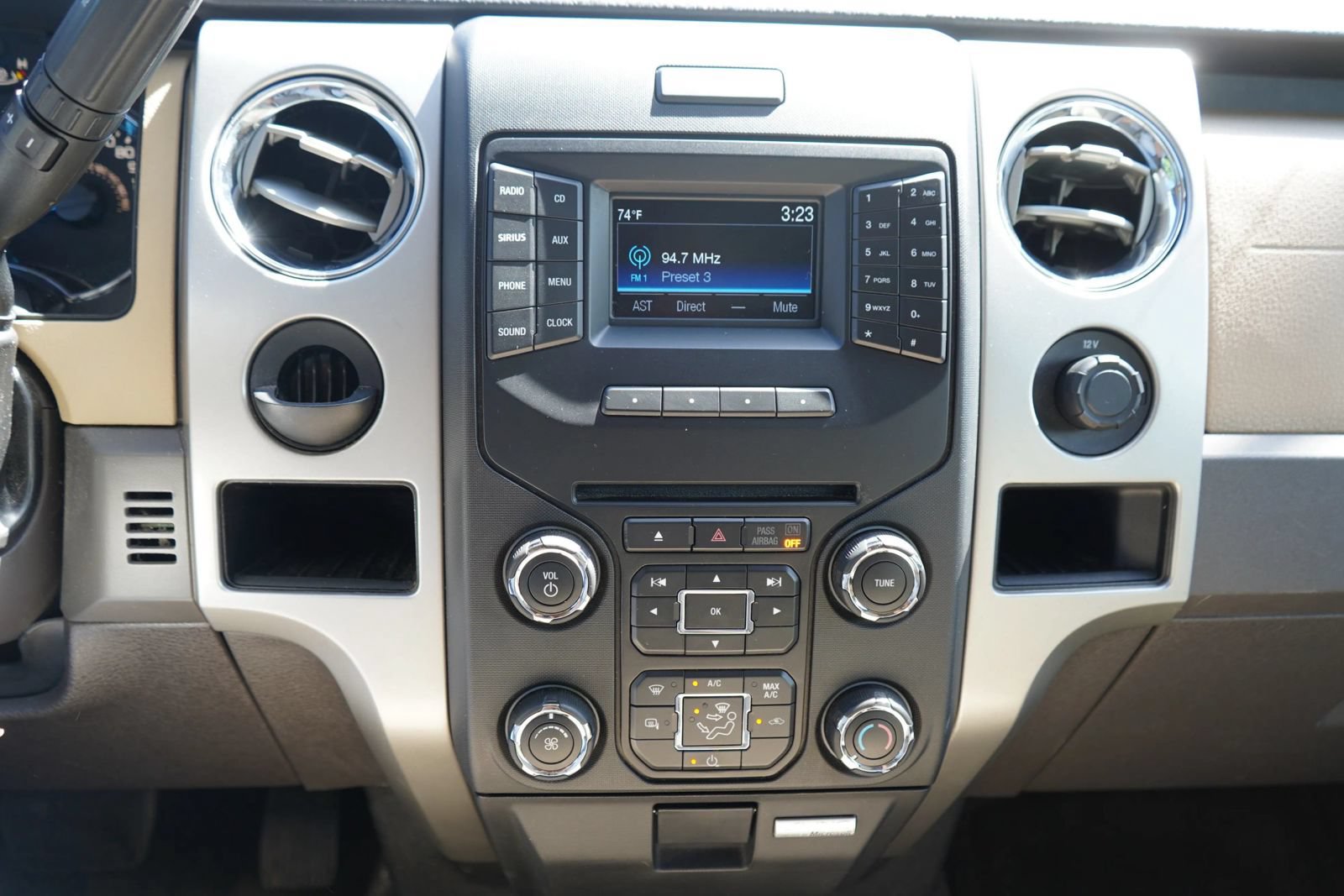 Used 2014 Ford F150 XLT w/ Equipment Group 301A Mid RWD image 12