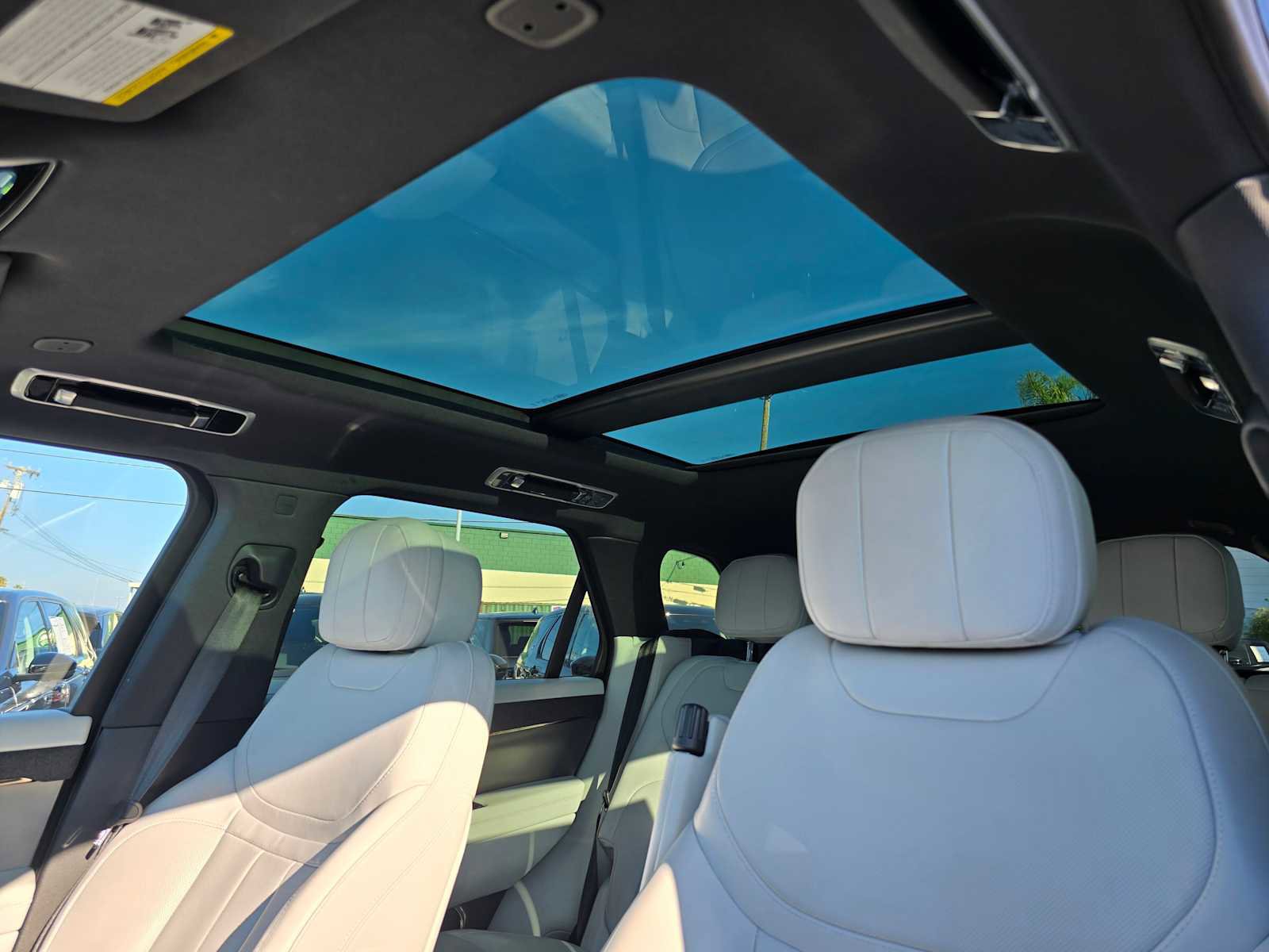 Certified 2025 Land Rover Range Rover Sport SE image 22