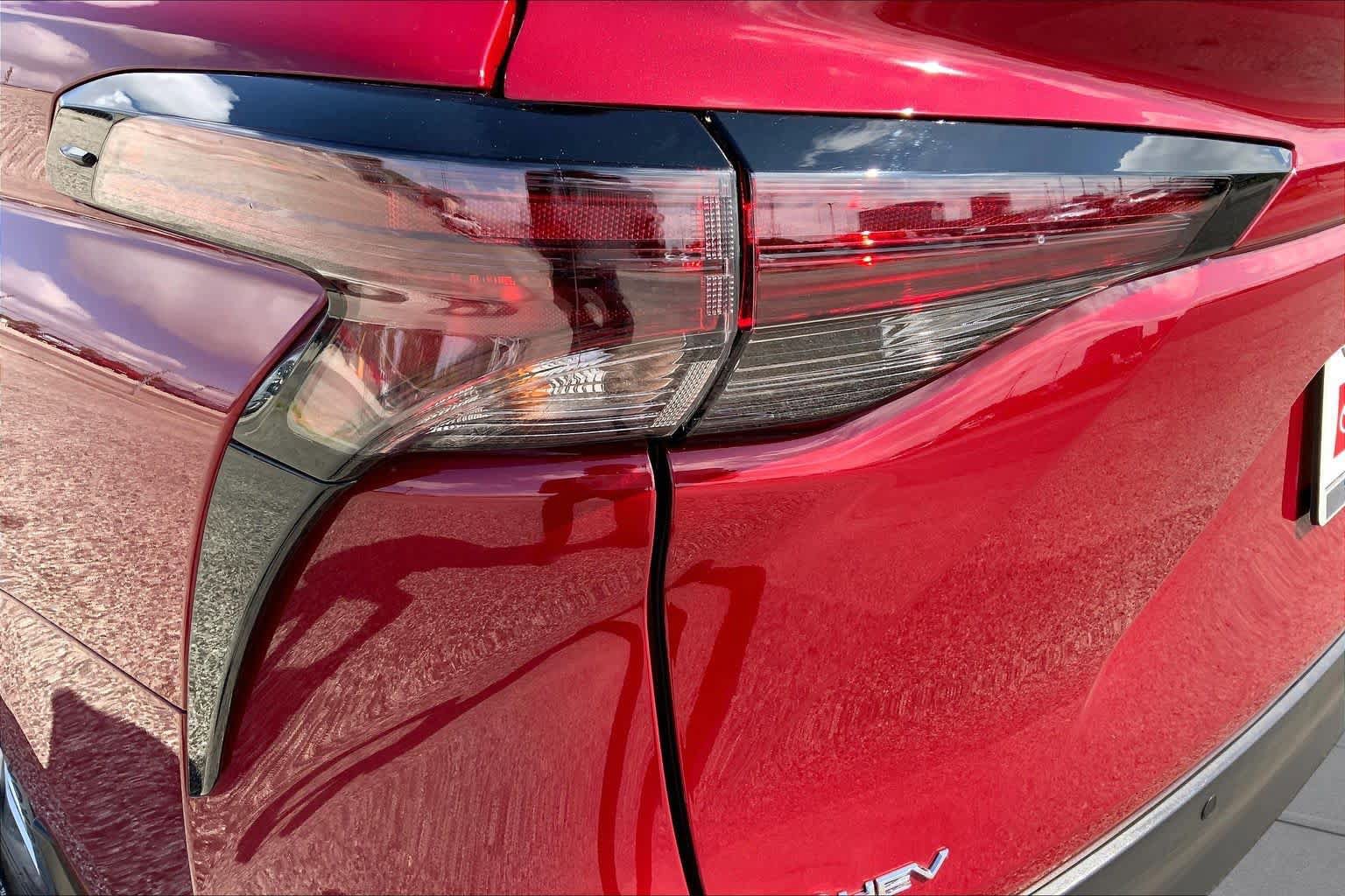 Used 2026 Toyota Sienna XLE FWD image 28