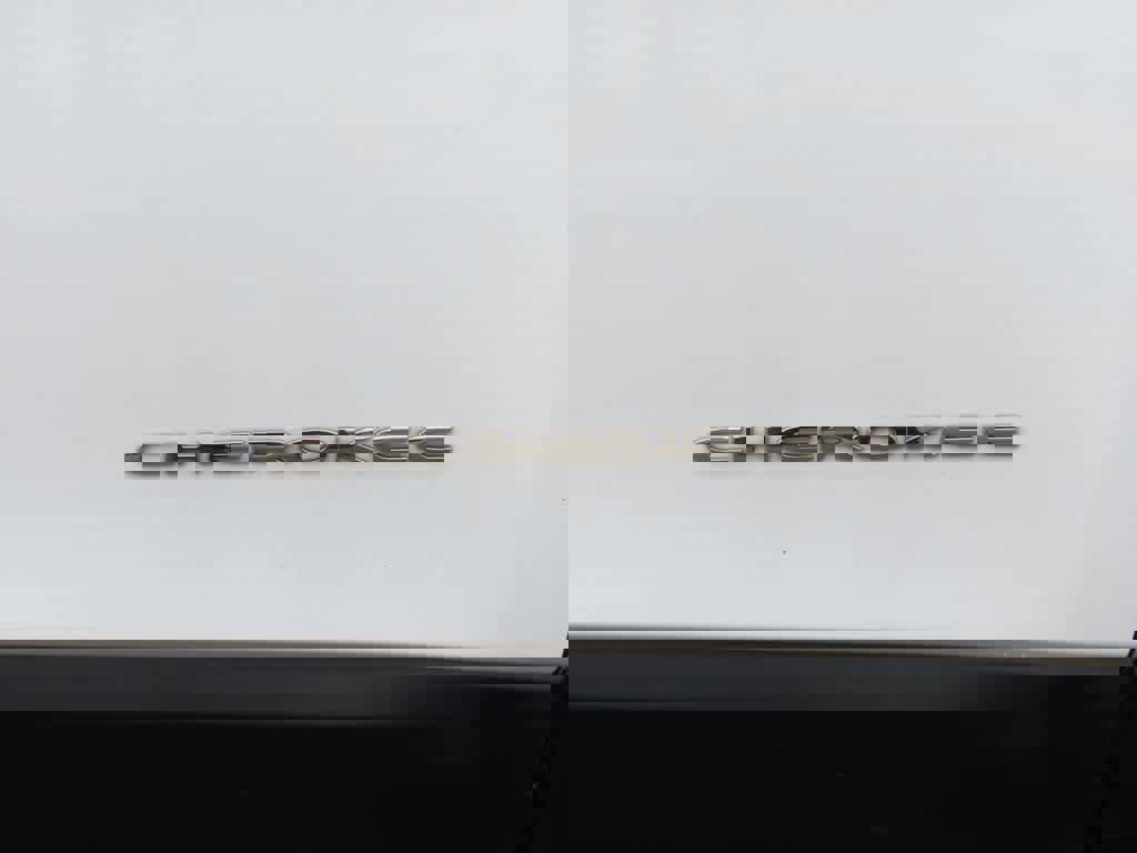 Used 2021 Jeep Cherokee Limited image 7