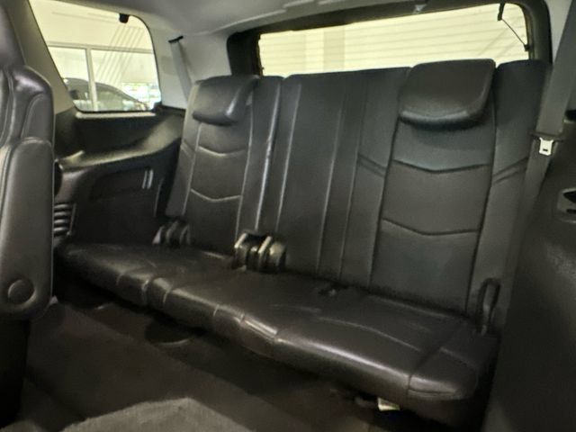 Used 2019 Cadillac Escalade Luxury AWD/4WD image 25