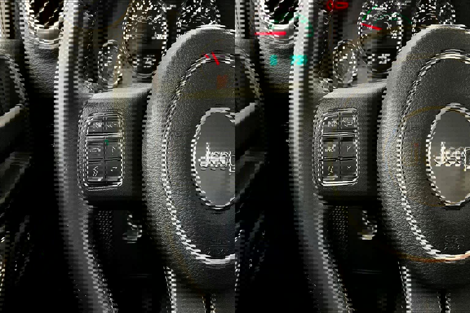 Used 2017 Jeep Wrangler Unlimited Rubicon w/ Connectivity Group image 22