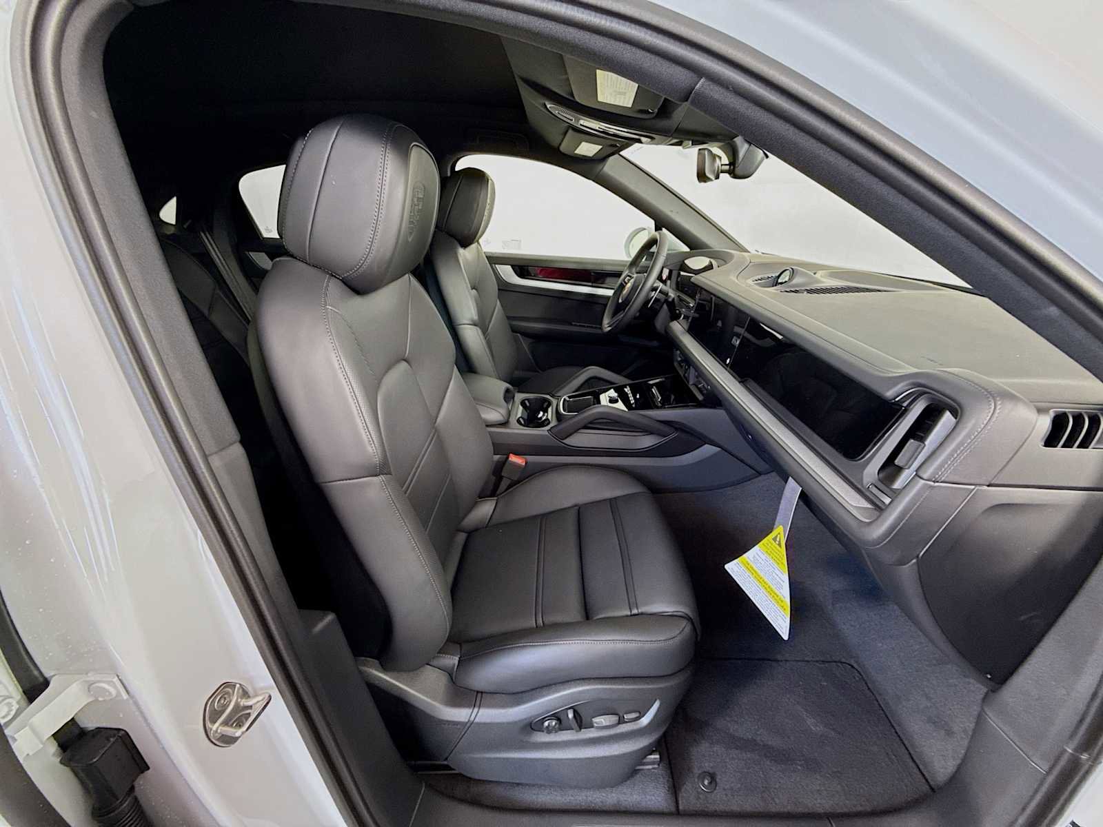 New 2025 Porsche Cayenne Coupe AWD/4WD image 35