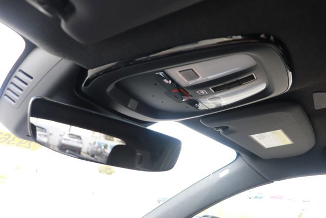 Used 2024 Volvo XC40 B5 Core image 23