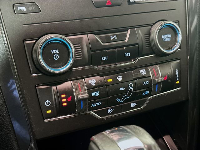 Used 2018 Ford Explorer XLT w/ Equipment Group 202A image 18