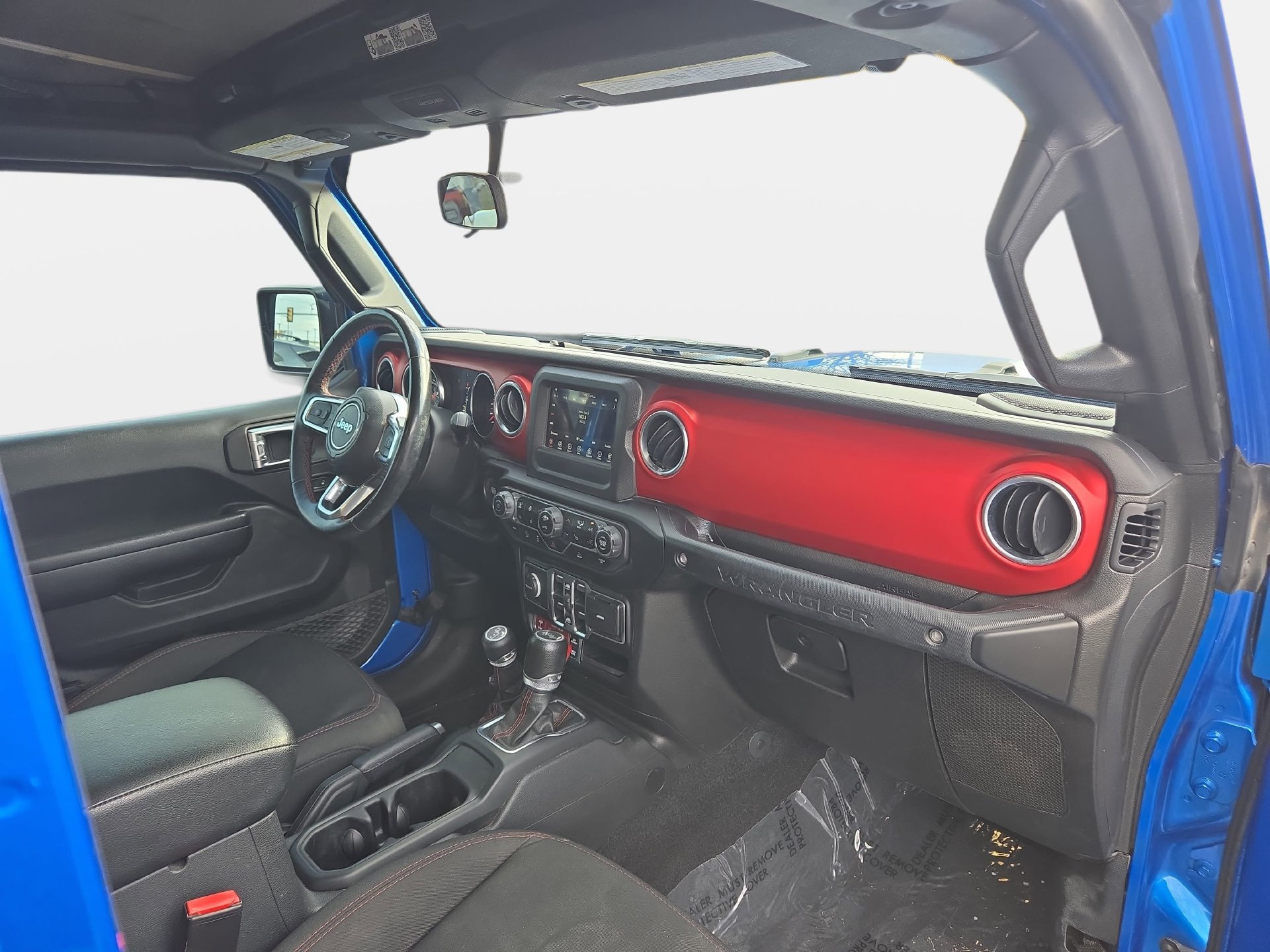 Used 2021 Jeep Wrangler Unlimited Rubicon w/ Cold Weather Group AWD/4WD image 16