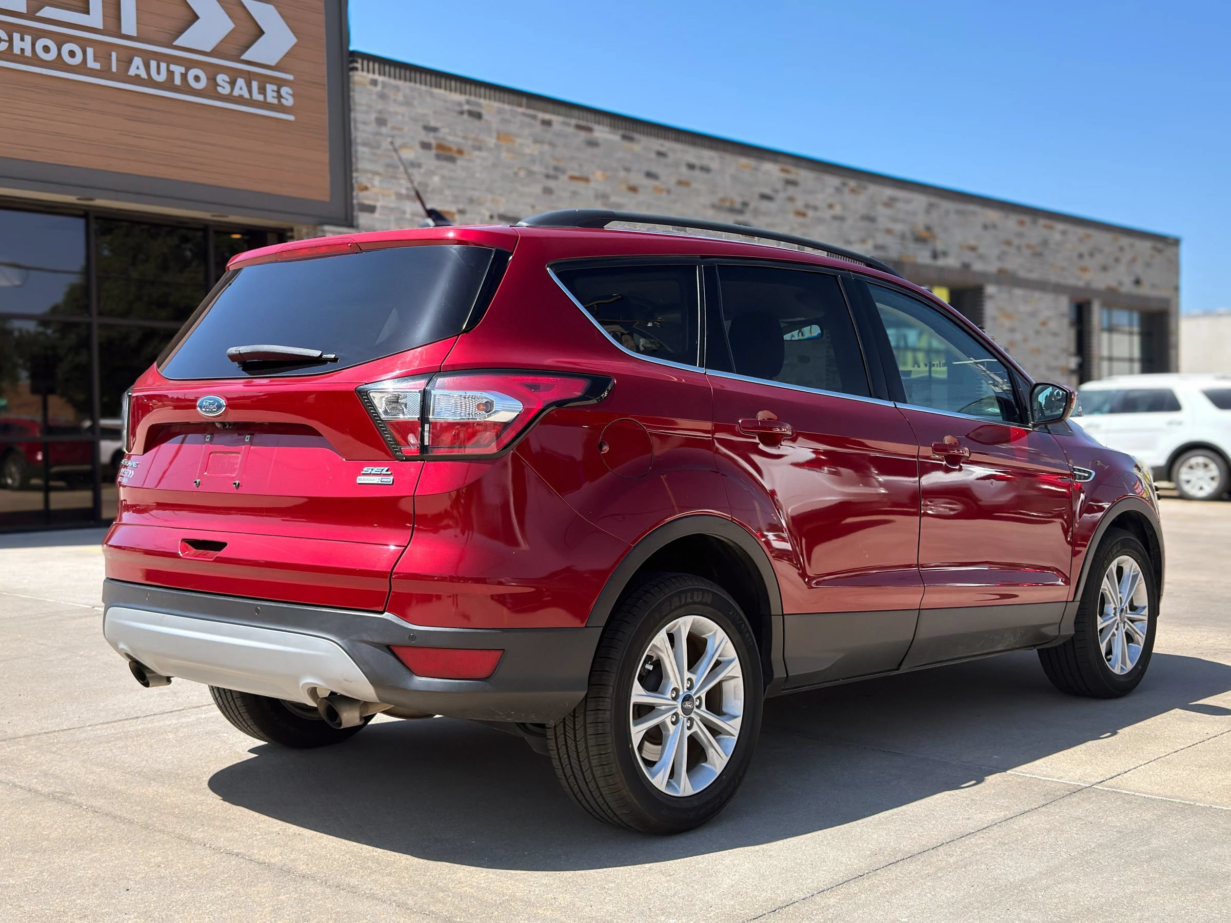 Used 2018 Ford Escape SEL AWD/4WD image 8