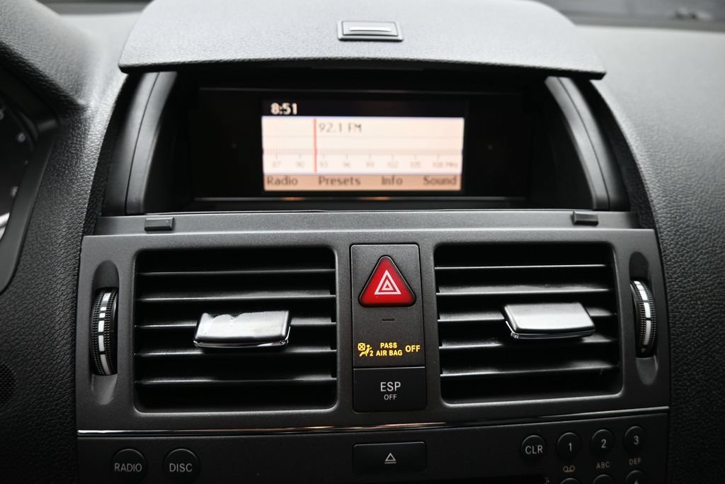Used 2010 Mercedes-Benz C 300 4MATIC Sedan image 19