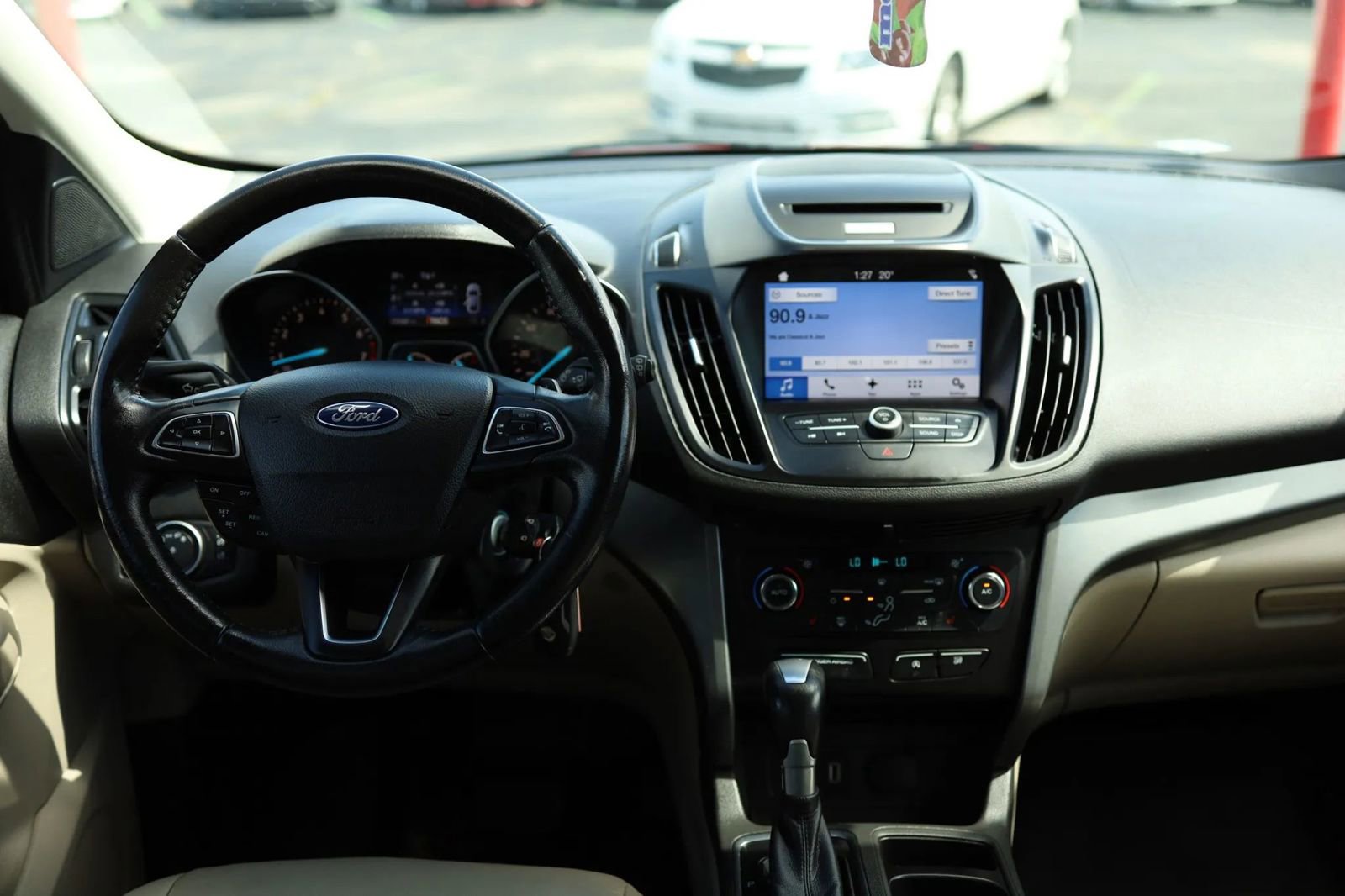 Used 2017 Ford Escape SE w/ SE Leather Comfort Package image 30