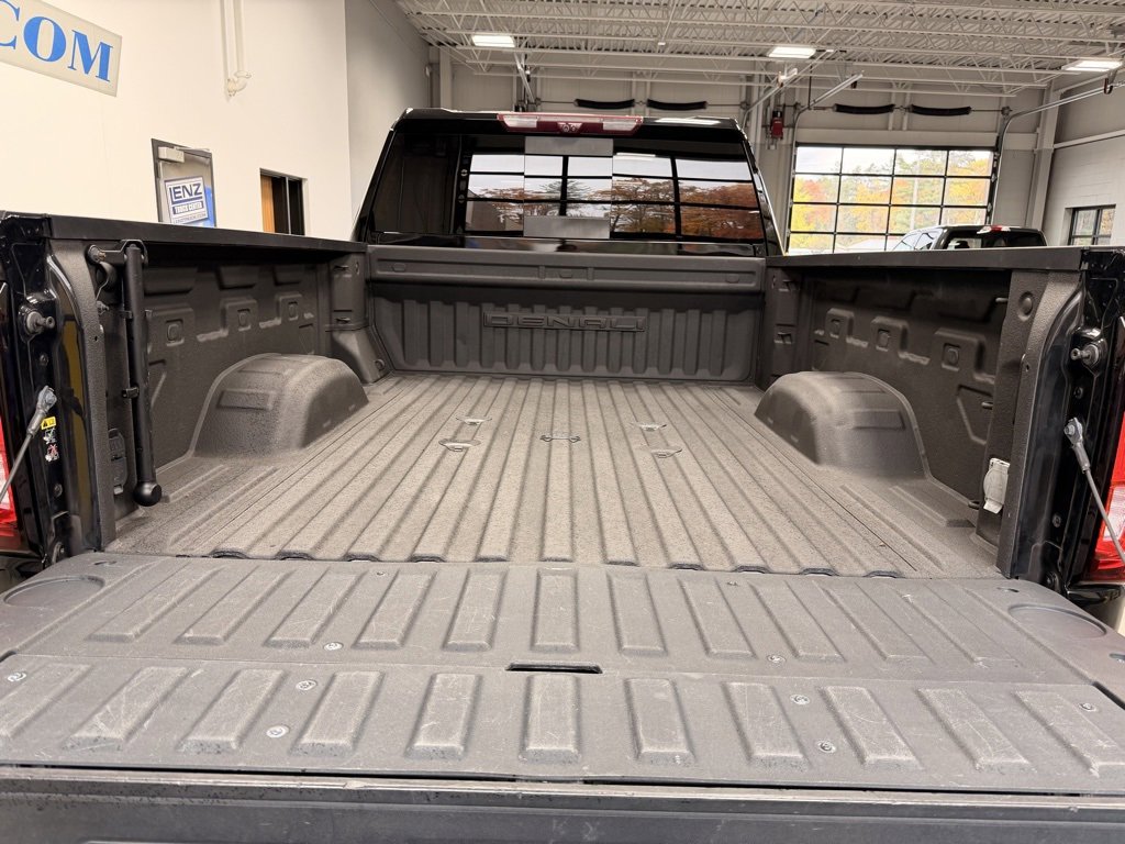 Used 2021 GMC Sierra 3500 Denali w/ Denali Black Diamond Edition image 10