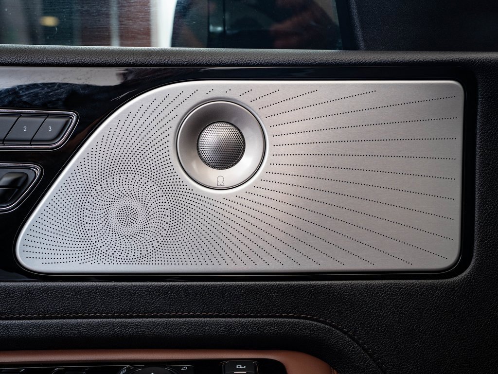 Used 2025 Lincoln Aviator Reserve w/ Equipment Group 201A image 25