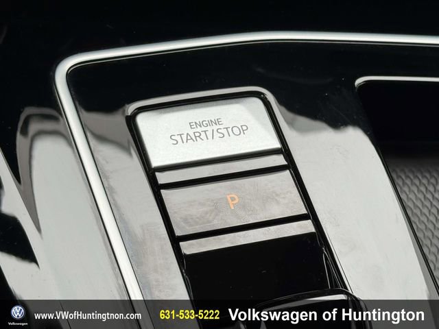 Certified 2024 Volkswagen Golf R image 28