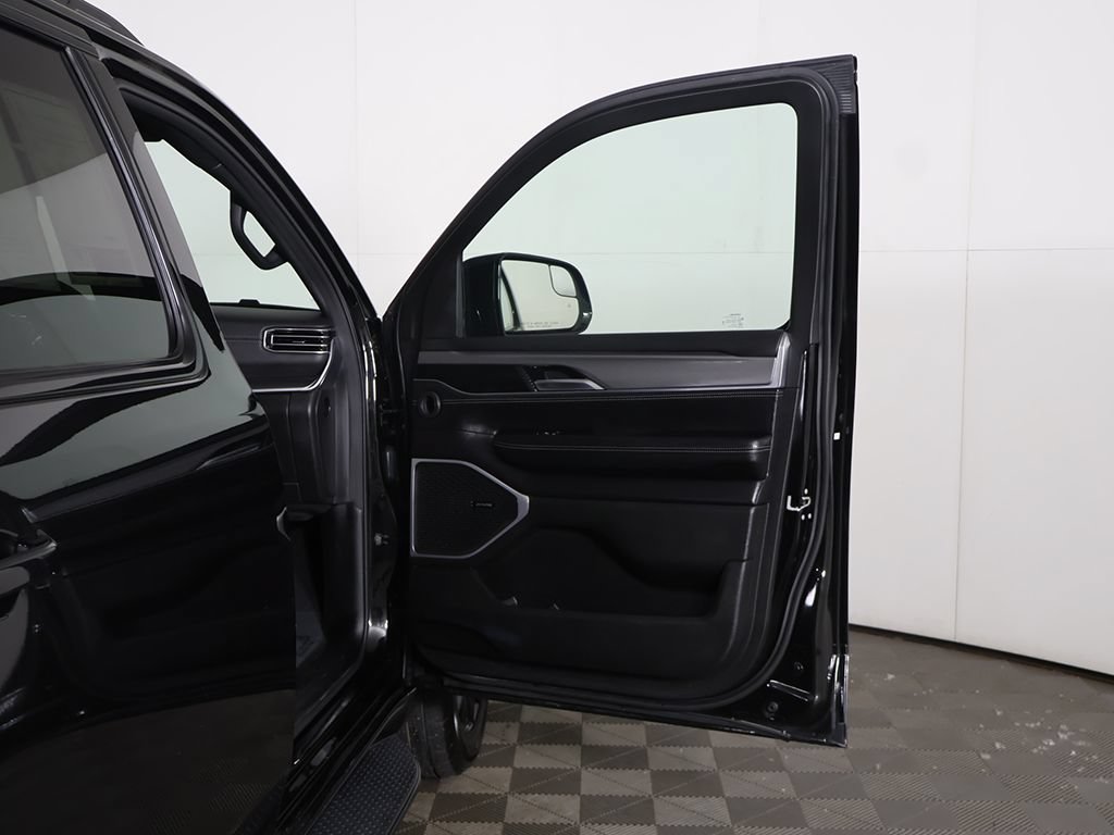 Used 2024 Jeep Wagoneer Series II AWD/4WD image 26