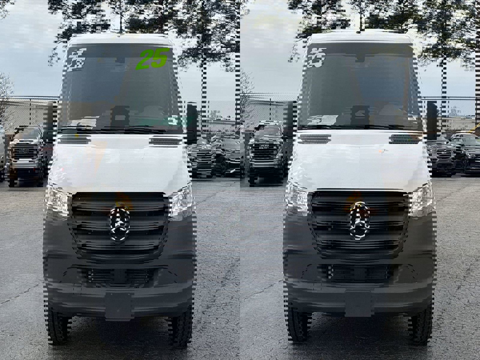 Used 2025 Mercedes-Benz Sprinter 2500 image 3