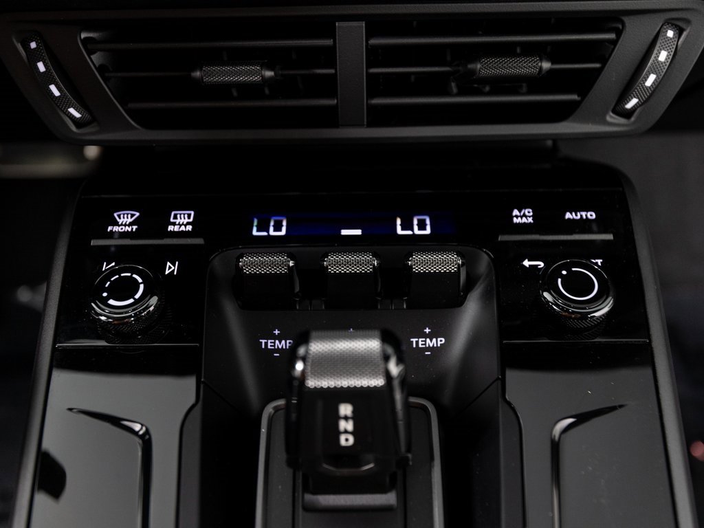 Certified 2025 Porsche 911 Carrera image 39