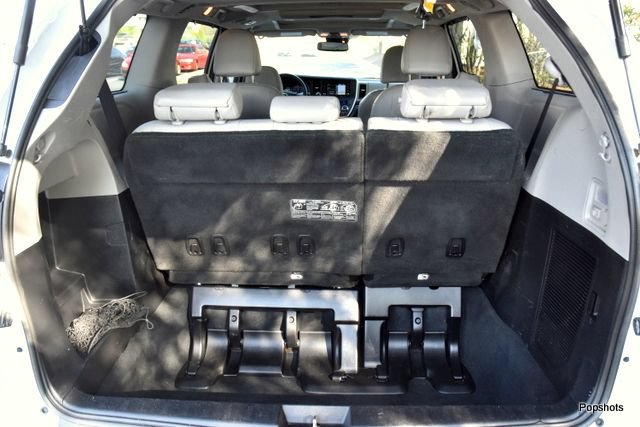 Used 2020 Toyota Sienna Limited Premium FWD image 15