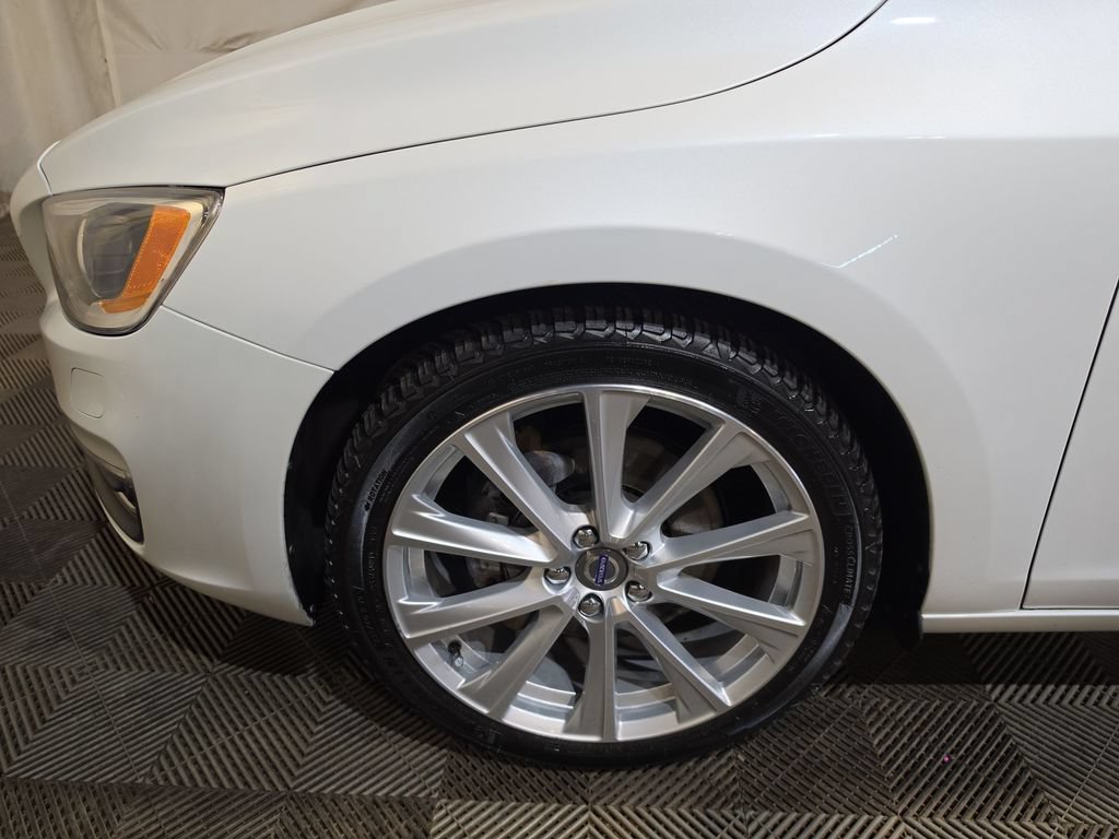 Used 2018 Volvo S60 T5 Inscription Platinum w/ Climate Package AWD/4WD image 19